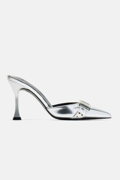 Zapatos de Tacón Plateados con Detalle Metálico y Punta Fina - Image 10