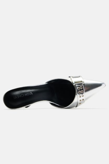 Zapatos de Tacón Plateados con Detalle Metálico y Punta Fina - Image 15